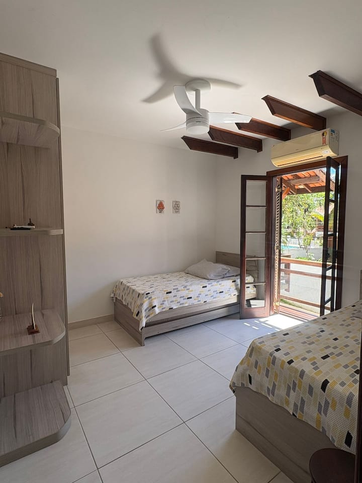 Habitación con balcón