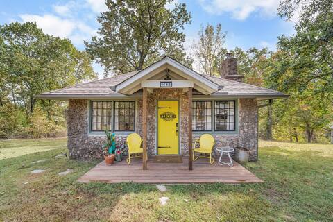 Cairn Cottage~secluded retreat ~hot tub~fire