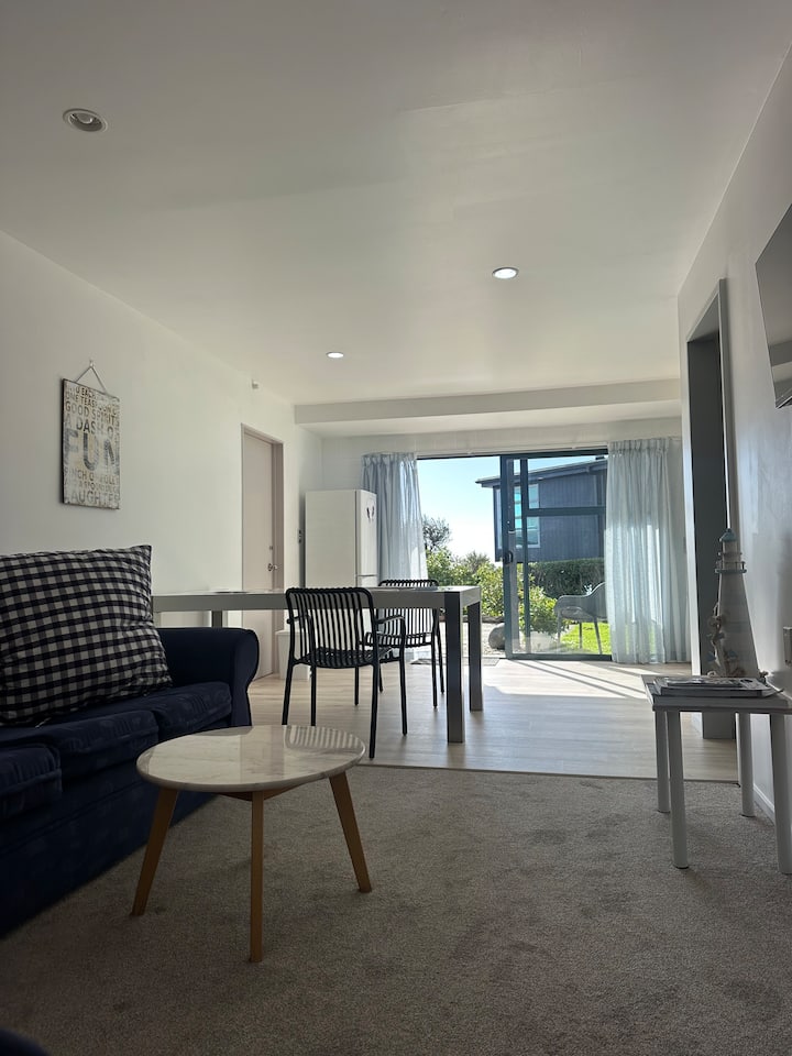 Can Book For 1 Night, 
Langs Beach - Mangawhai