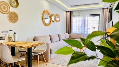 Top performing Airbnb: #1 Premium with Balcony Park View in Mohammadia