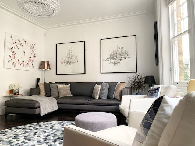 Luxury designer Fitzrovia apartment with roof deck