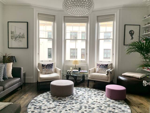 Luxury designer Fitzrovia apartment with roof deck gallery image 2