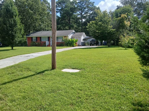 Clean relaxing fully furnished 3 bedrooom