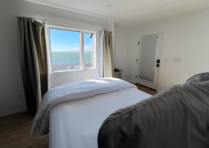 独立的第4间卧室，配有全功能卫生间（仅限8位房客预订。）