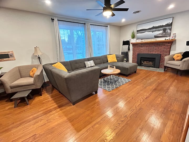 Spacious Glenville 1-story Home • Near Everything - Rotterdam, NY