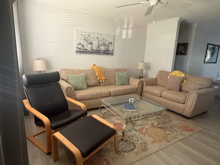 Changes In Latitude - Vero Beach, FL