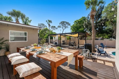 Group Friendly Escape W/ Heated Pool & Patio!