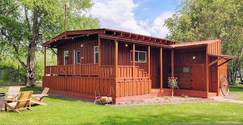 Unique Cabin•Very Comfortable•King Bed•Gated
