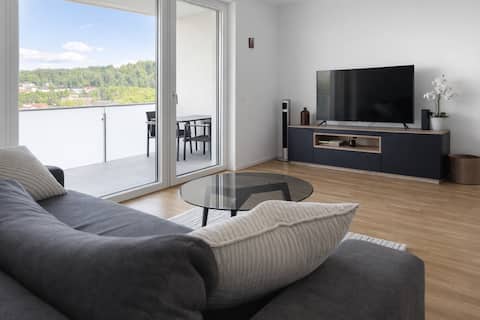 Top Airbnb: Luxurious Modern Apartment in Business District HQ in Sankt Peter