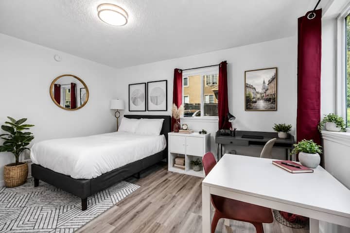 Remodeled Studio In Heart Of Dt Tacoma - 3 - Tacoma, WA