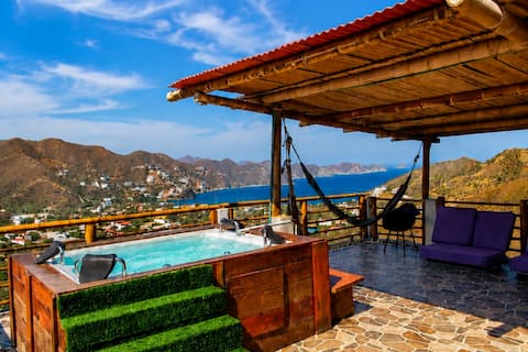 House in Taganga with ocean view, pool, jacuzzi