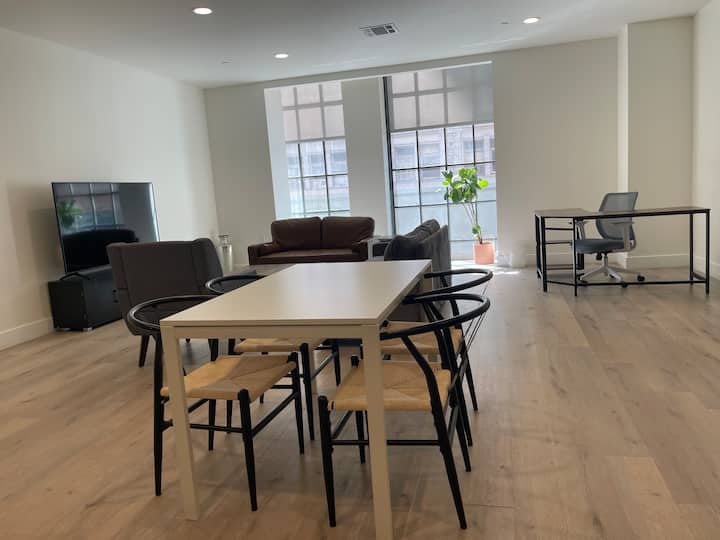 One Bedroom New York Vibe Unit At Dtla City Center - Los Angeles, CA