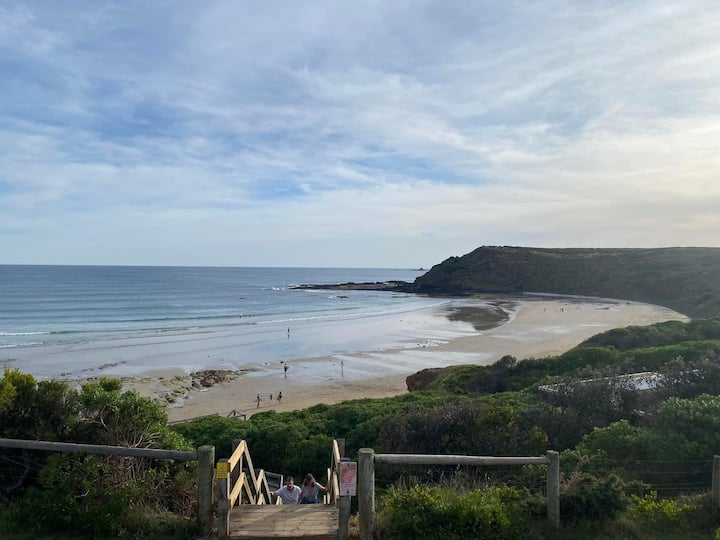 ‘Breakaway’- minutes walk to the beach