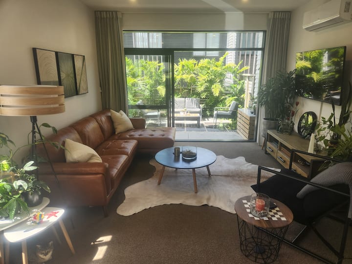 1 Bedroom - Entire House (Unit) - Auckland