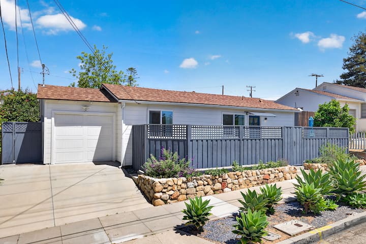 Private Cozy Cottage Near Downtown · 2br/2ba · A/c - Santa Barbara