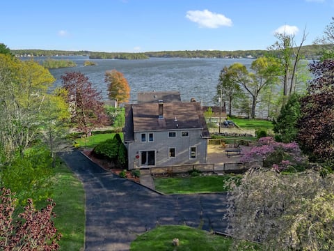 Grammy's Lake House on Lake Pocotopaug