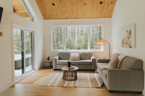 Popular Airbnb listing: Havre Des Pins Chalet in Amherst