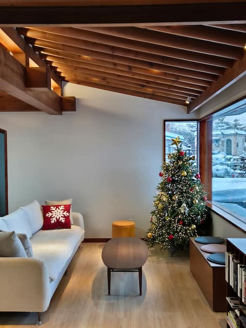 [Giwajip on the Hill] 5 minutes to Suwon Haenggung