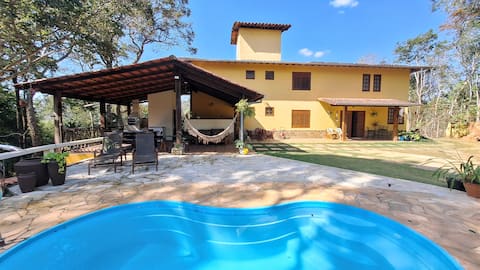 Monkey Retreat-Heated Pool/ 5 Suites/ Stream