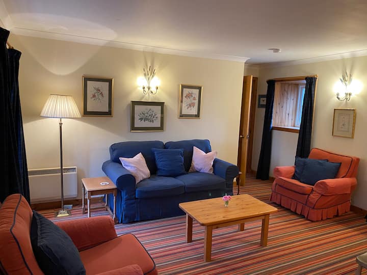 Cosy Highland Cottage For 2 | Scenic Views - Lairg
