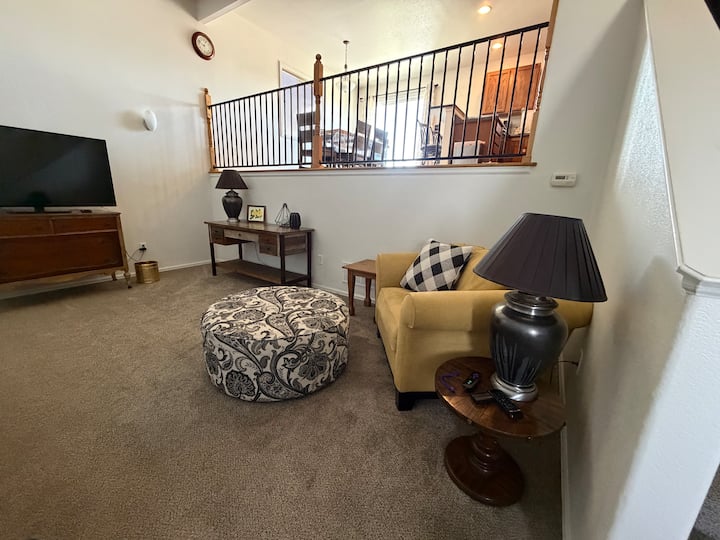 Spacious 3 Bedroom House With A View - Pueblo West, CO