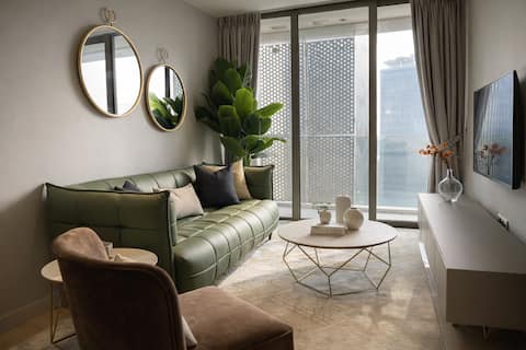 Sky Living with Spectacular Mekong View @The Peak