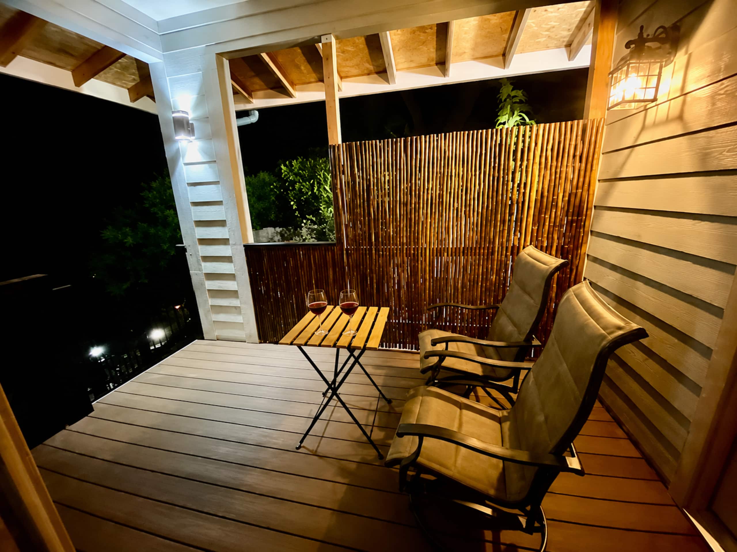Peaceful Private Studio w/Covered Ocean View Deck - Photo 26