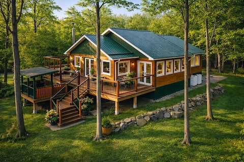 Nature Haven: 10-acre Luxury Villa!