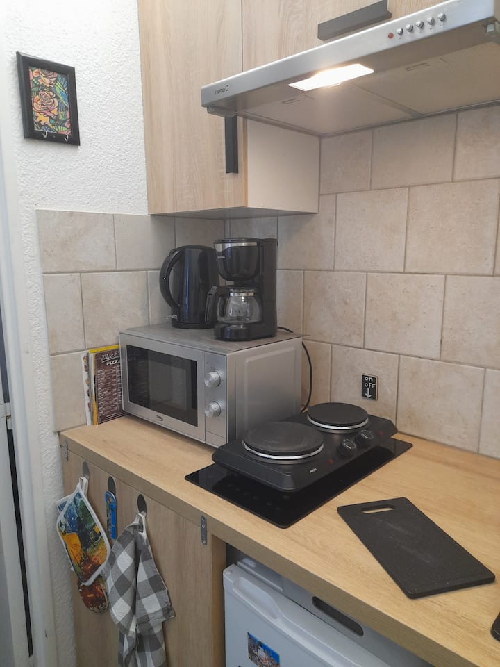 Studio Proche Centre.parking Pour Citadines. - IBIS Cannes Mouans Sartoux parking gratuit