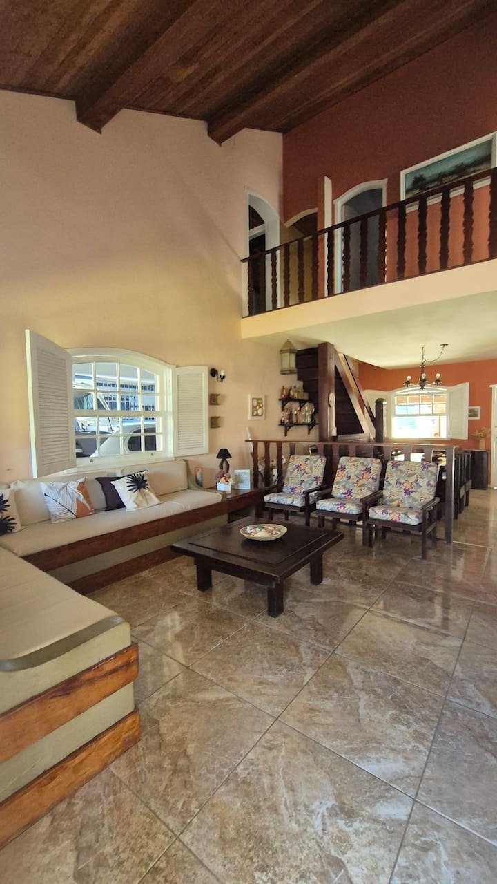Casa Em Cabo Frio, Ampla, ÁRea Gourmet E Jardim. - Cabo Frio