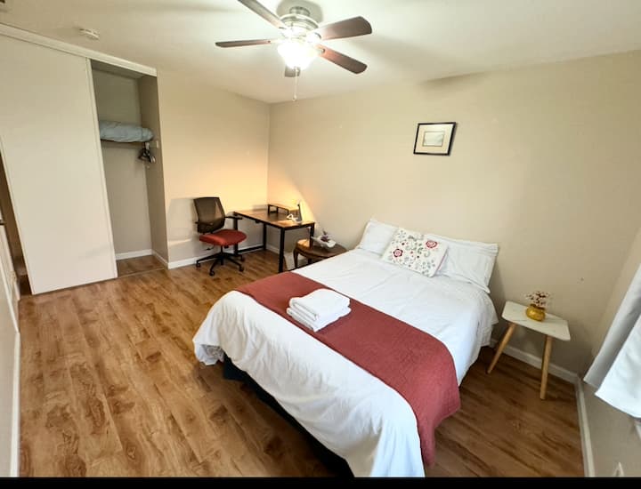 *Relaxing Clean Room  & Fast Wifi /Near Tesla - Fremont, CA