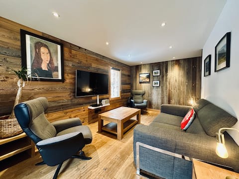 Modern Chalet Atmosphere in the Heart of Tignes Le Lac