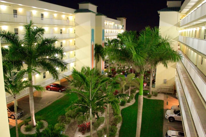 3 Gulf View Suite Near Jet Ski & Boat Tours - Madeira Beach, FL
