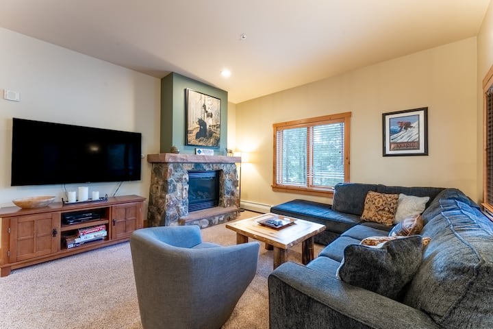 Condo In River Run W/ Private Balcony; Short Walk To Lifts/dining/shopping! - Keystone, CO