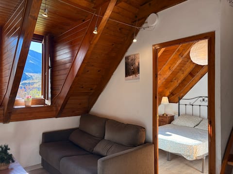 Top Airbnb: Perfect duplex. Fireplace and pool -Herbasabina 4 en La Vall De Boí
