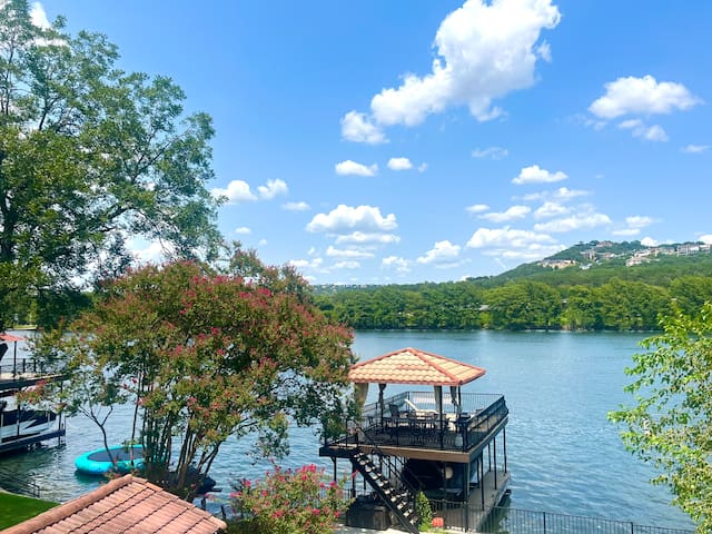 Lakefront Villa Toscana – Private Boat Dock