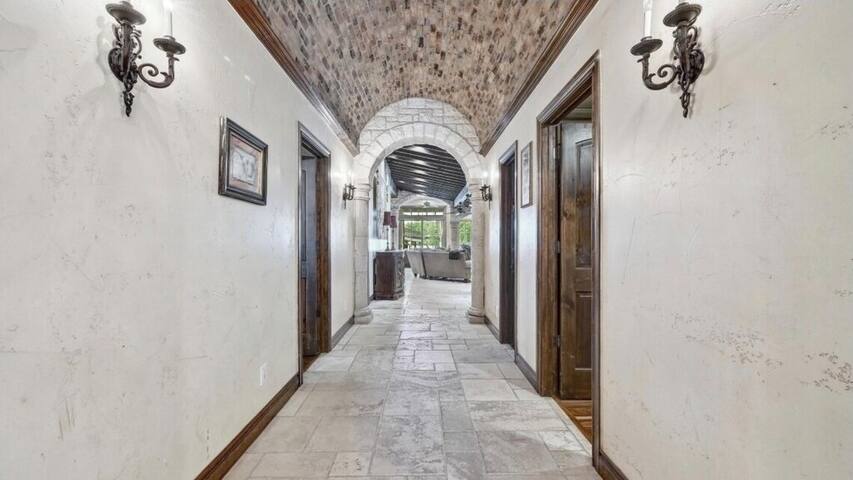 Lakefront Villa Toscana – Private Boat Dock gallery image 4