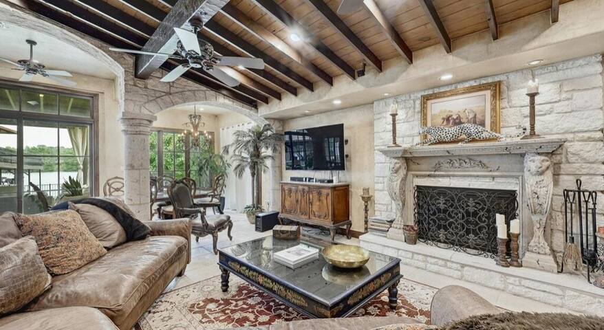 Lakefront Villa Toscana – Private Boat Dock gallery image 5