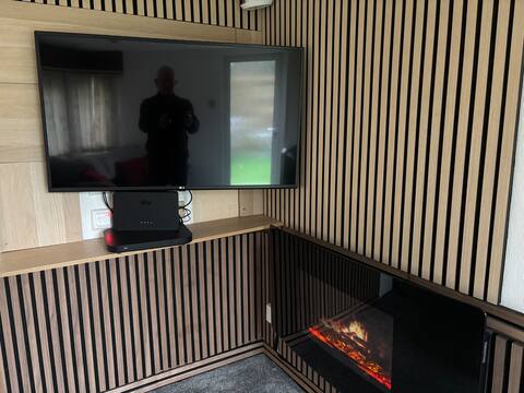 Top Airbnb: Caravan with garden, fire pit and free parking in Burnley