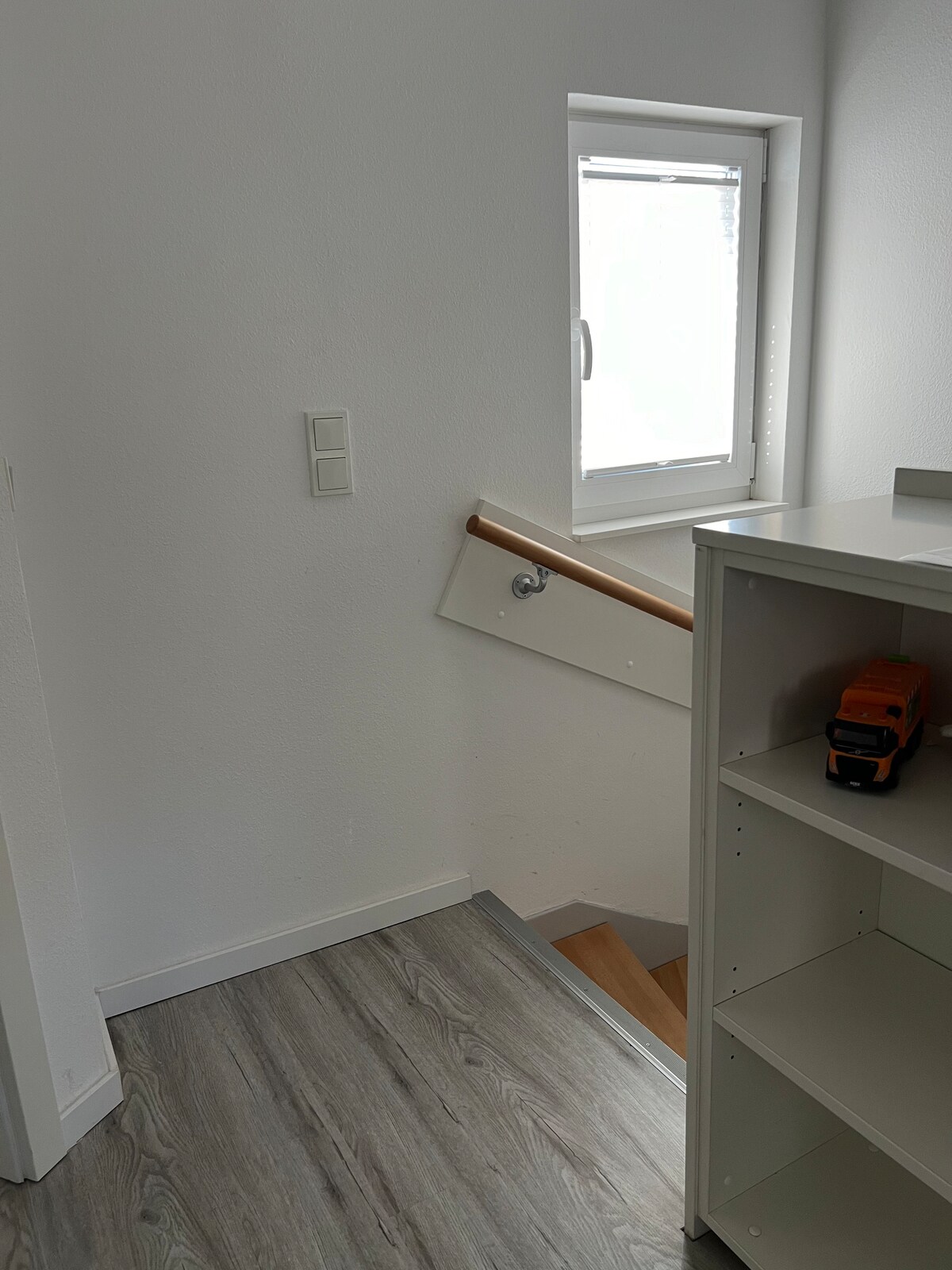Modern 4-room loft with 3 beds and separate work space