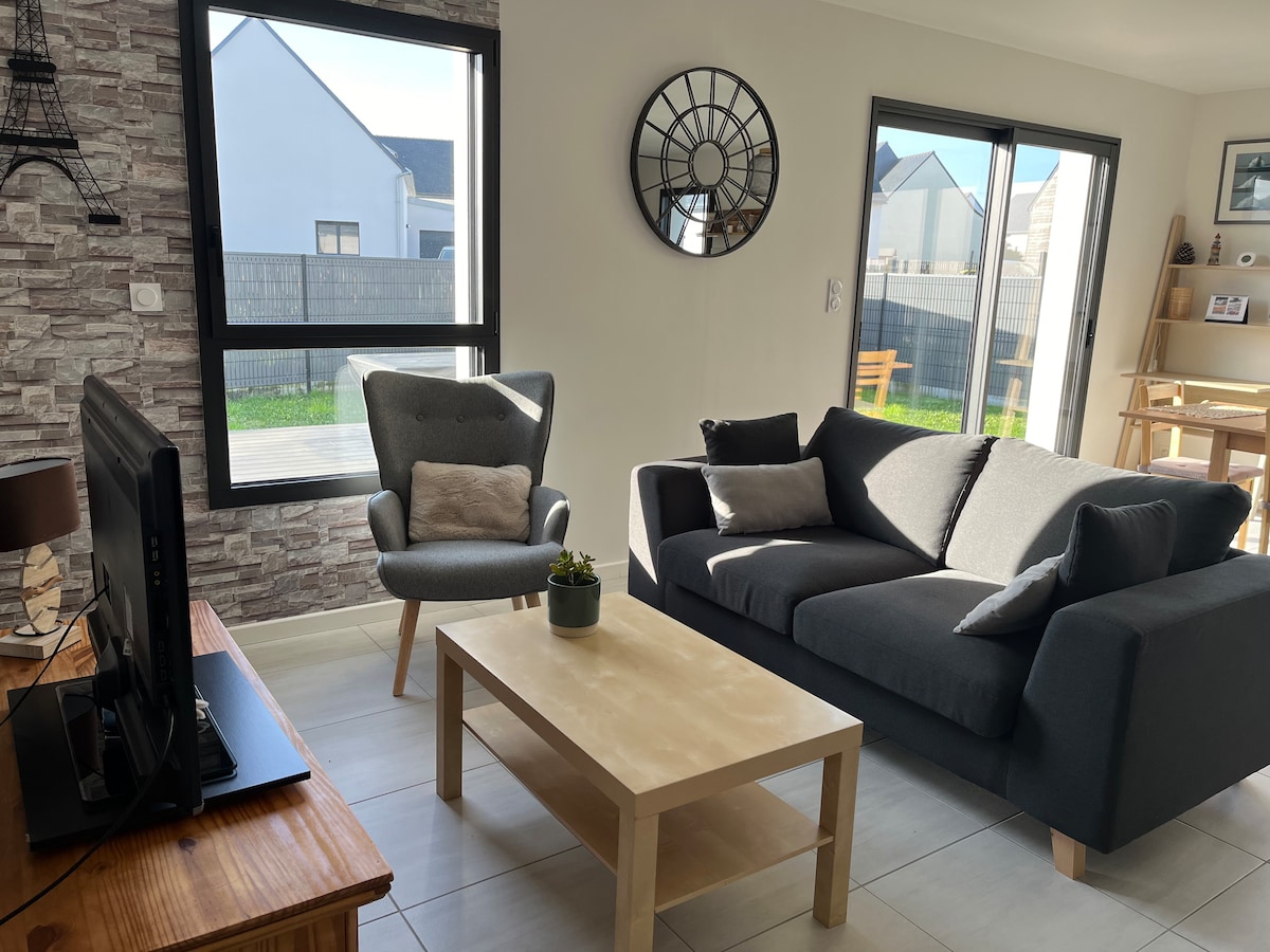 Top performing Airbnb: New house/bright/near ocean/park/2 bedrooms in Erdeven