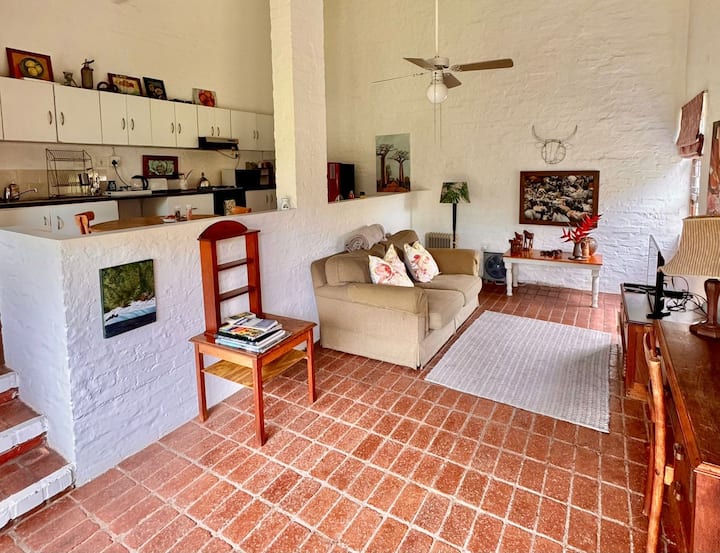 Spacious Garden Cottage - Durban