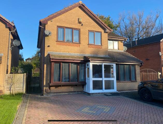 Nice 4/5 bedroom Detached house near Heaton Park