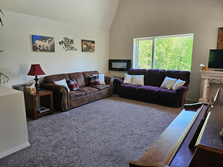 20 Beds - Ideal For Large Groups! - Palmer, AK
