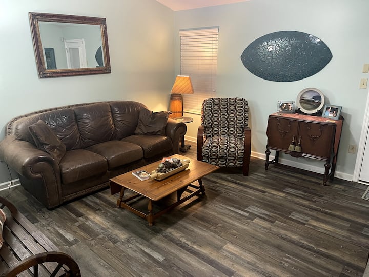 Cozy Creekside Condo In South Knoxville - Knoxville