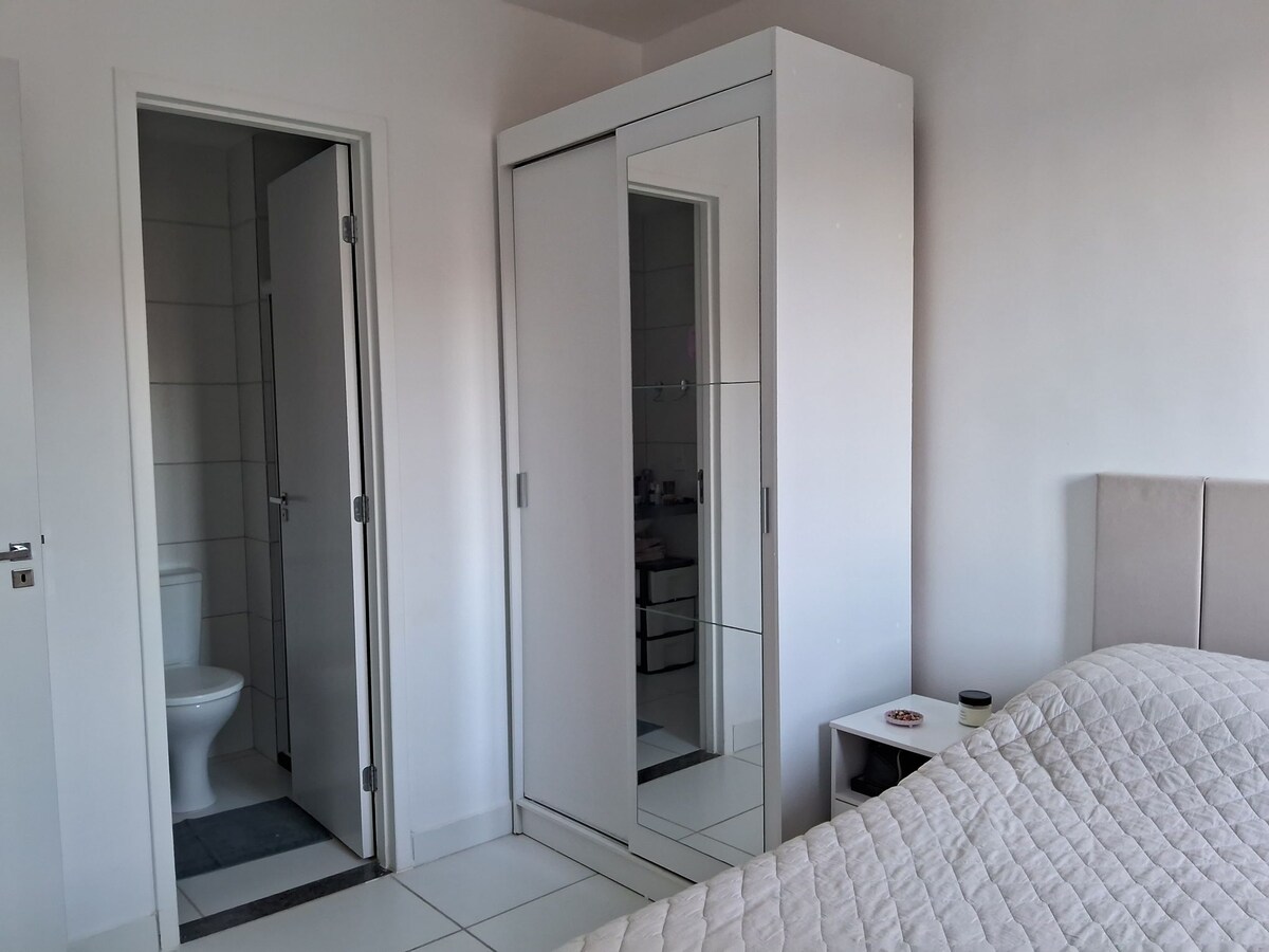 ห้องสวีทสำหรับคู่รักที่สะดวกสบายและเรียบง่าย!