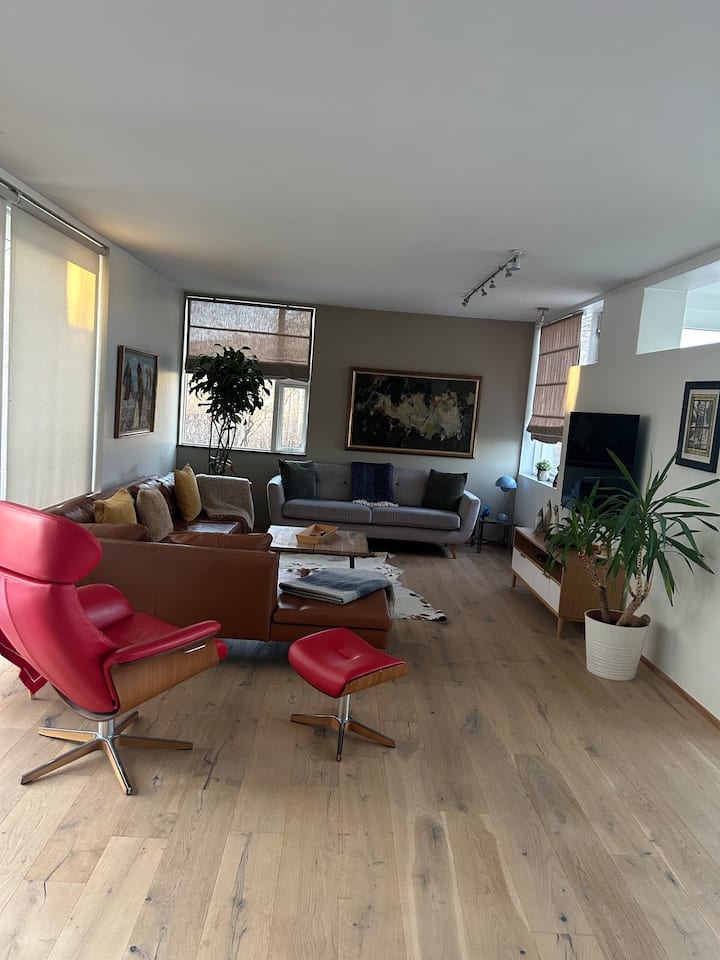 Scandinavian 4 Bedroom Family Home In Garðabær - Reykjavik
