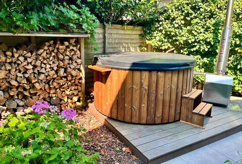 Great family home close to Amsterdam with hottub