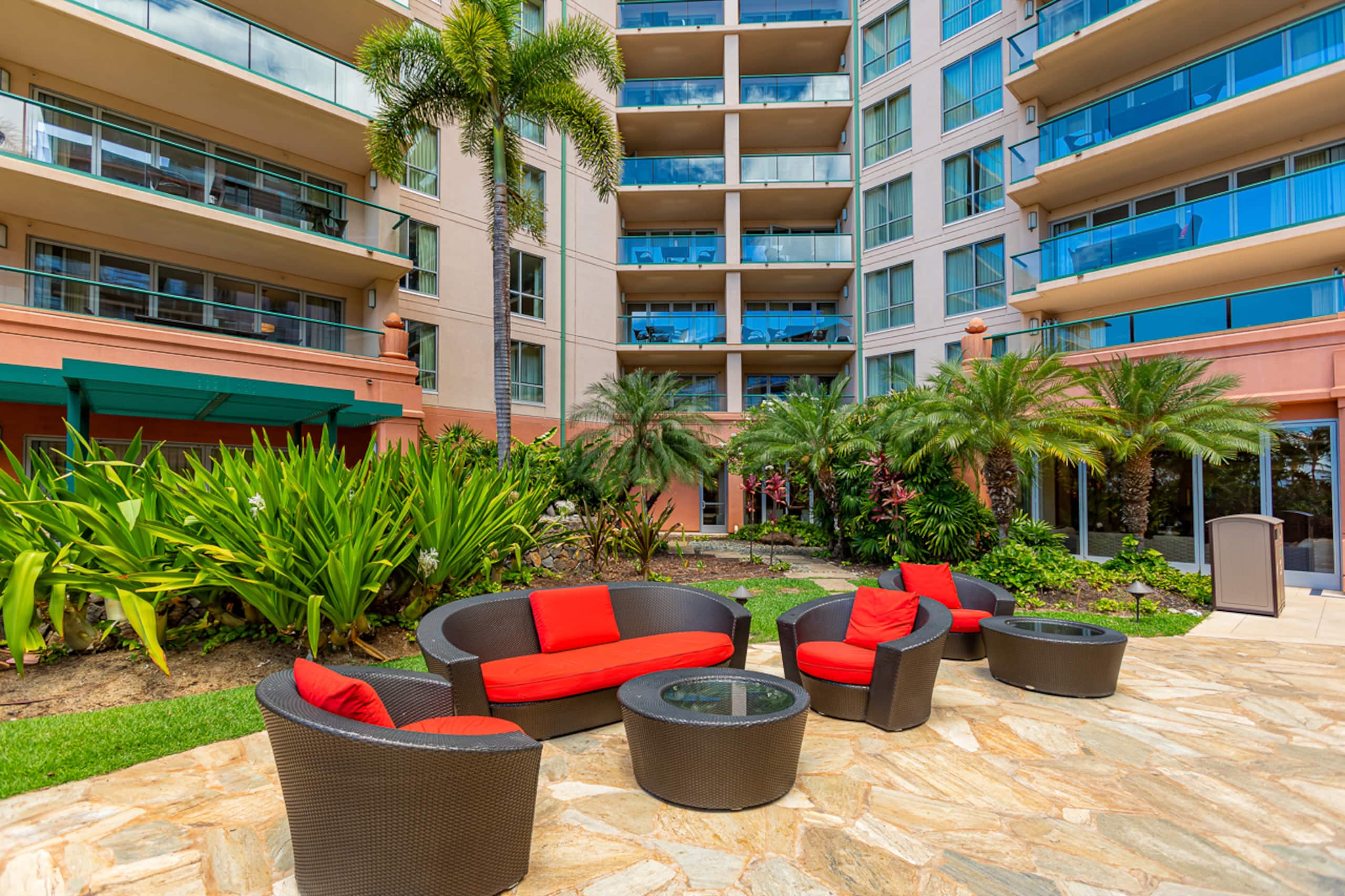 Condo in Lahaina · ★4.86 · 1 bedroom · 2 beds · 1 bath - Image 56
