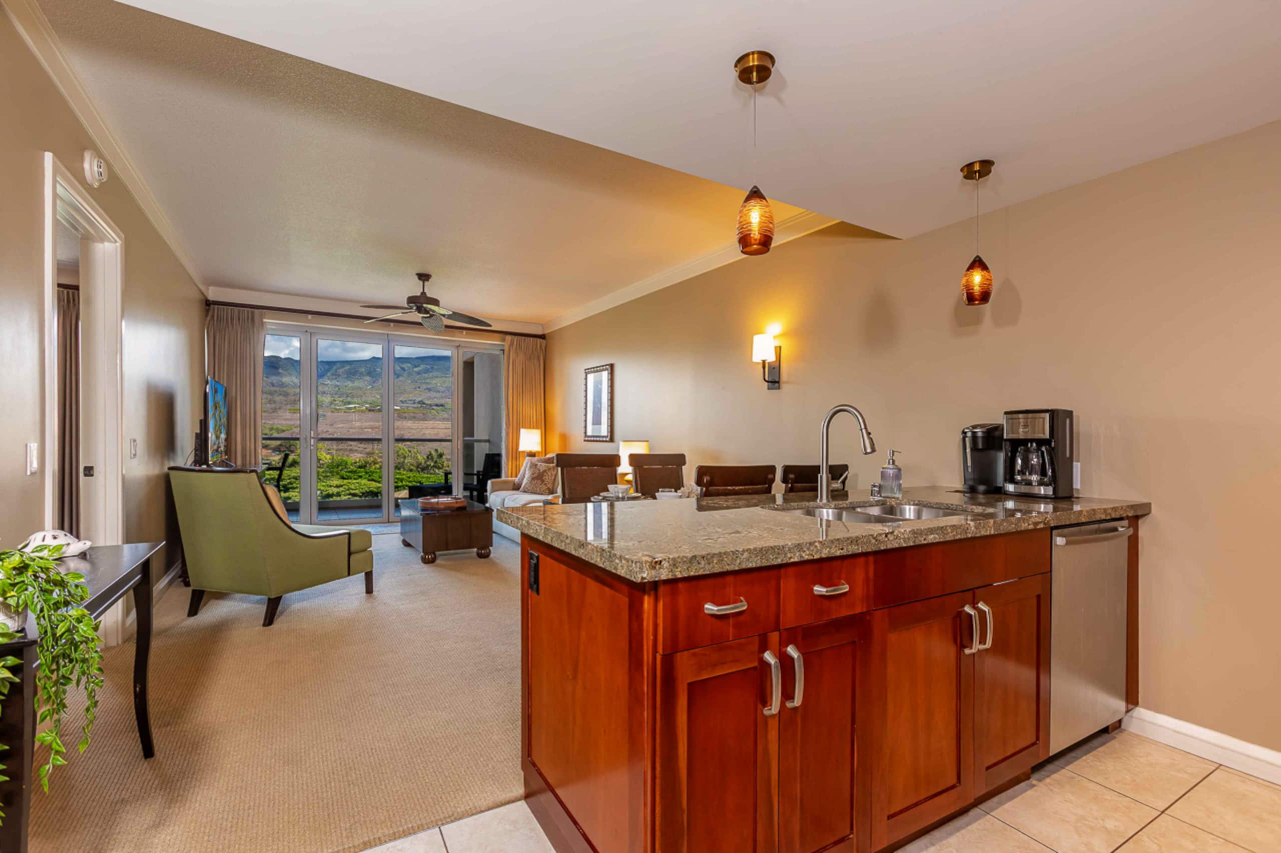 Condo in Lahaina · ★4.86 · 1 bedroom · 2 beds · 1 bath - Image 12